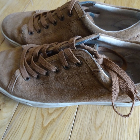 UGG SUEDE SHOES - Picture 2 of 4